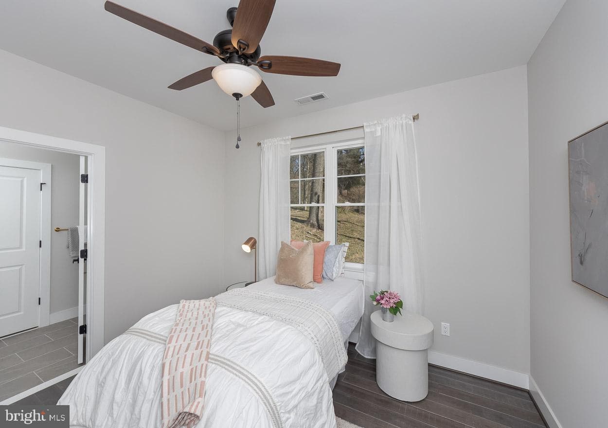 1032 Terrace Glen photo 30