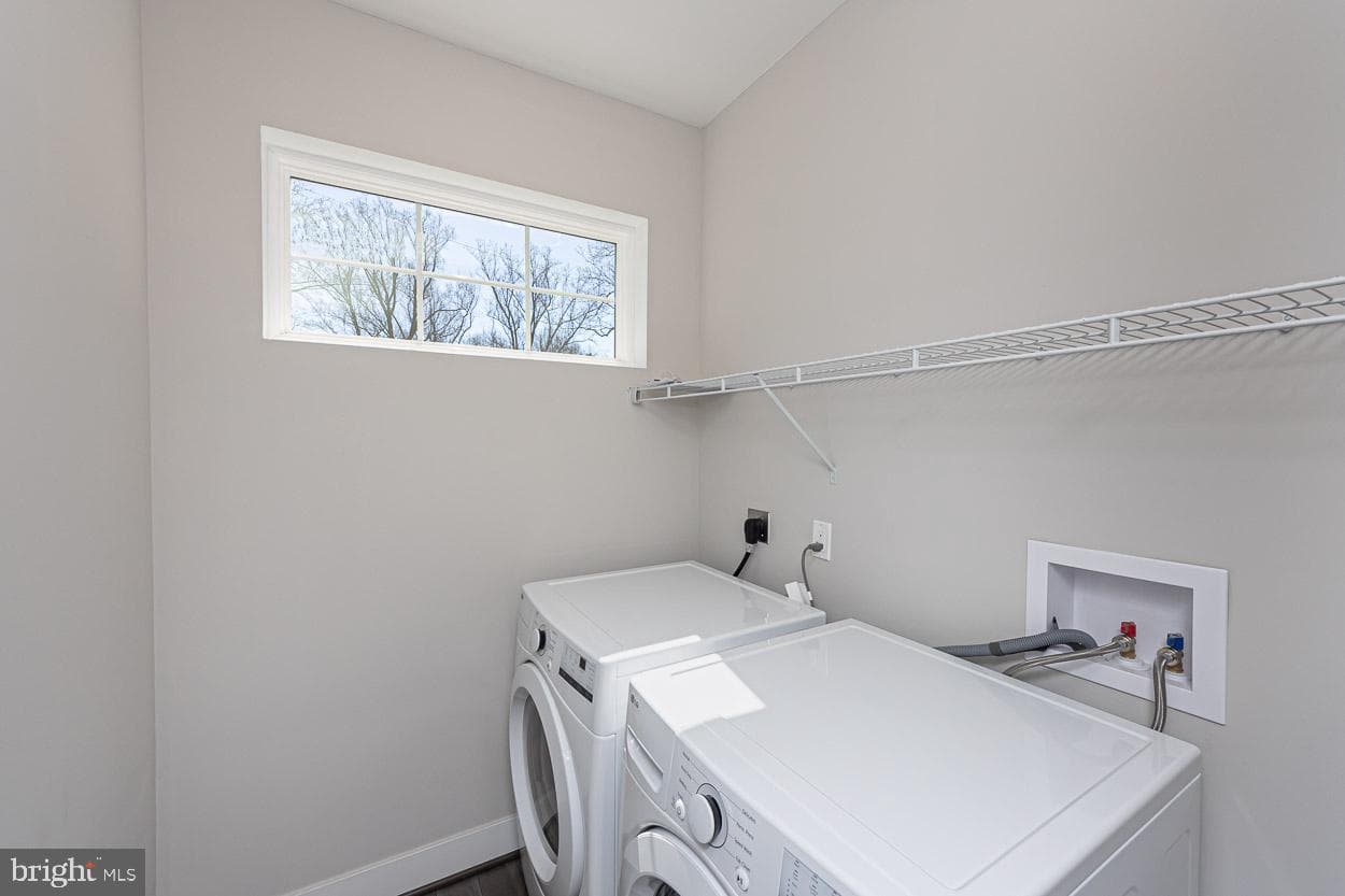 1032 Terrace Glen photo 33
