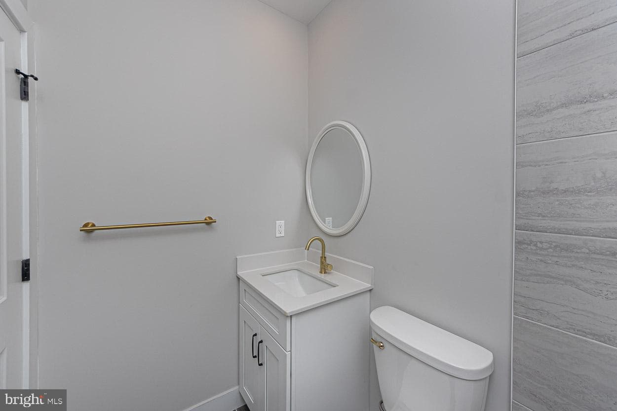 1032 Terrace Glen photo 38