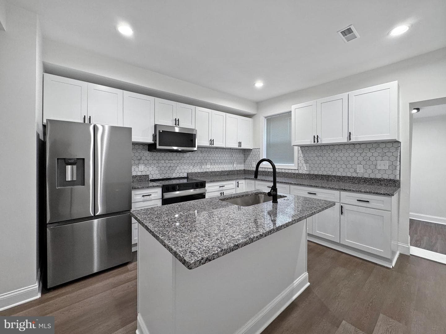 1231 S Carey Street photo 9