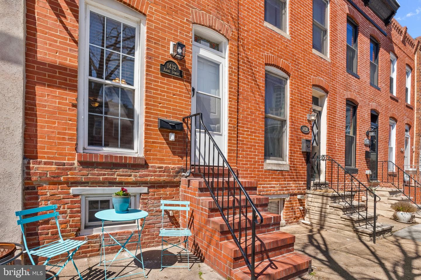 1432 Andre Street photo 1