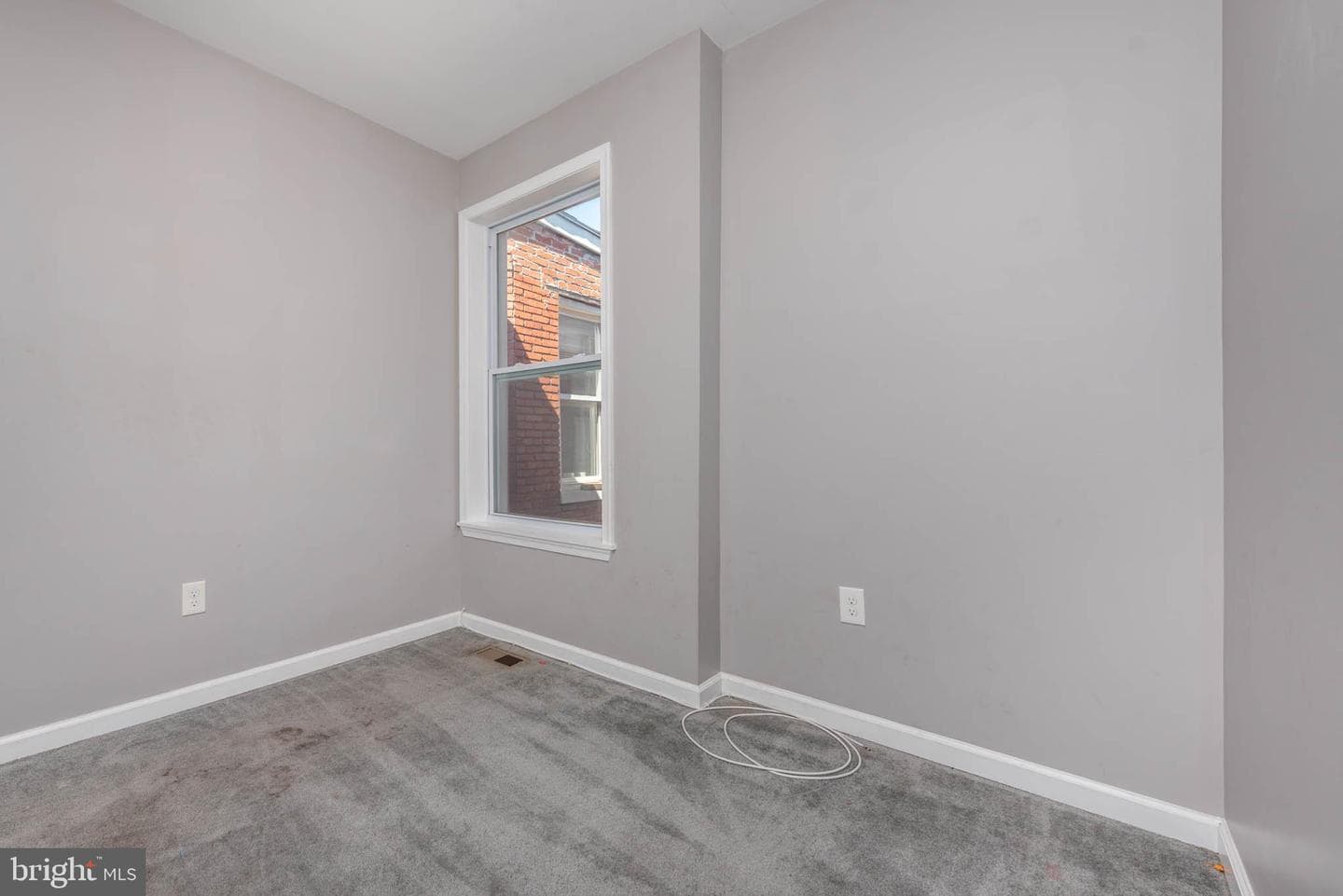 2118 E Hoffman Street photo 13