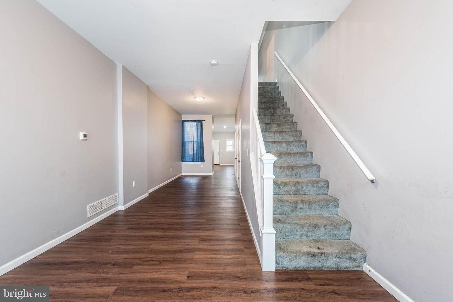 2118 E Hoffman Street photo 2
