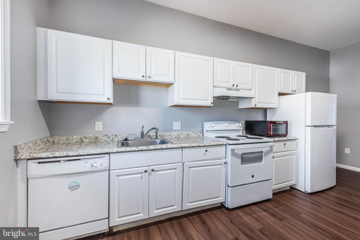 2118 E Hoffman Street photo 6