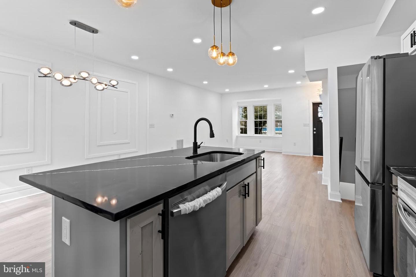 2140 Mount Royal Terrace photo 11