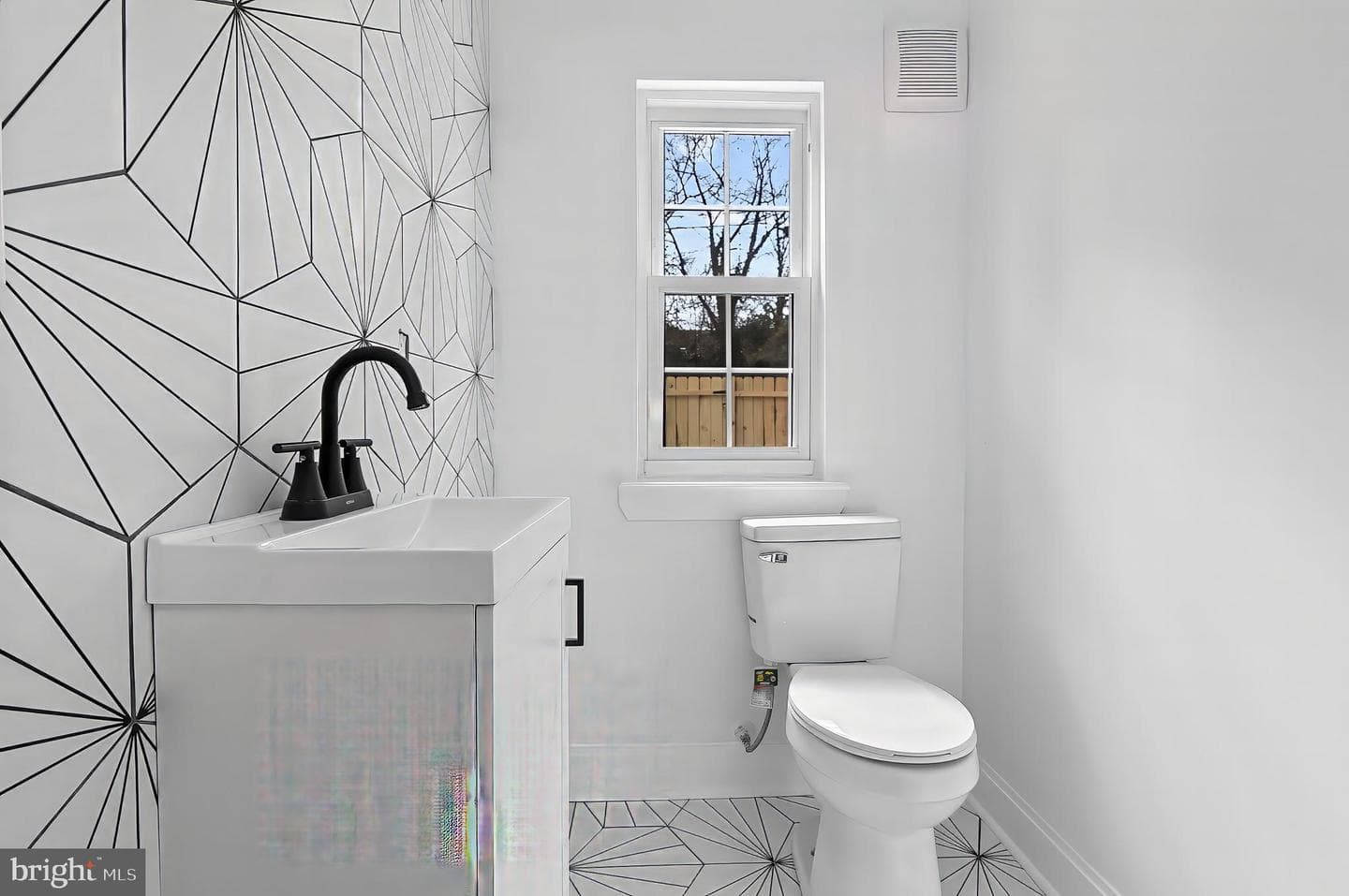2140 Mount Royal Terrace photo 13