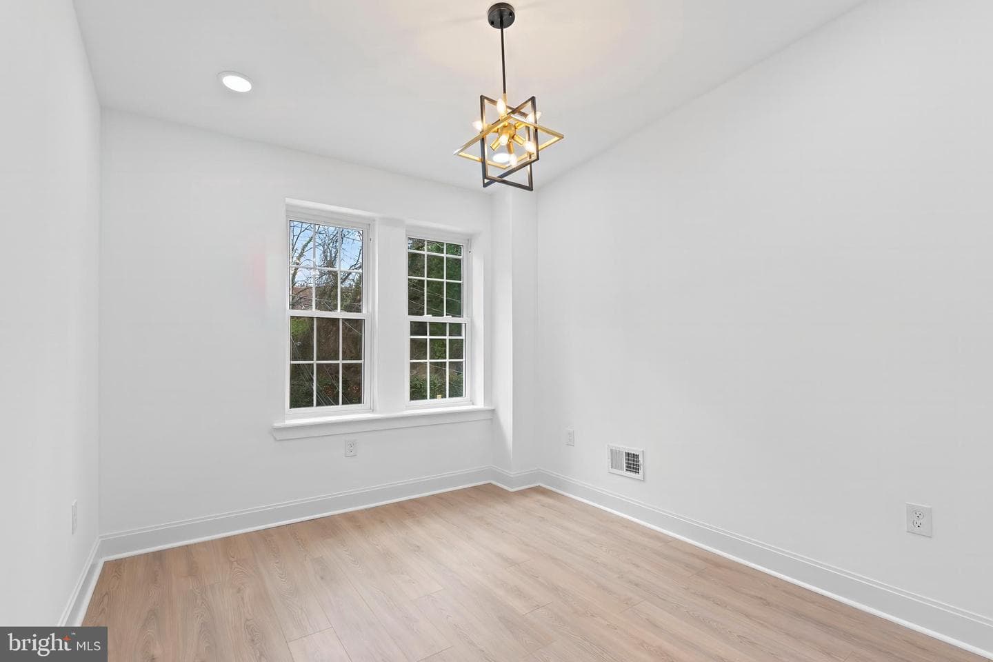 2140 Mount Royal Terrace photo 20