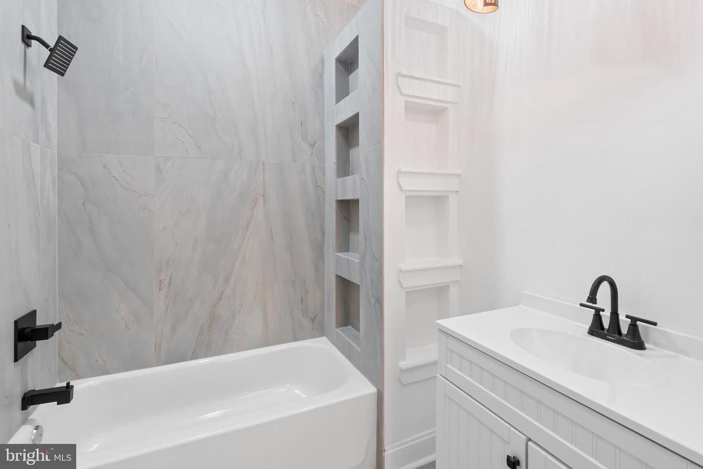 2140 Mount Royal Terrace photo 27