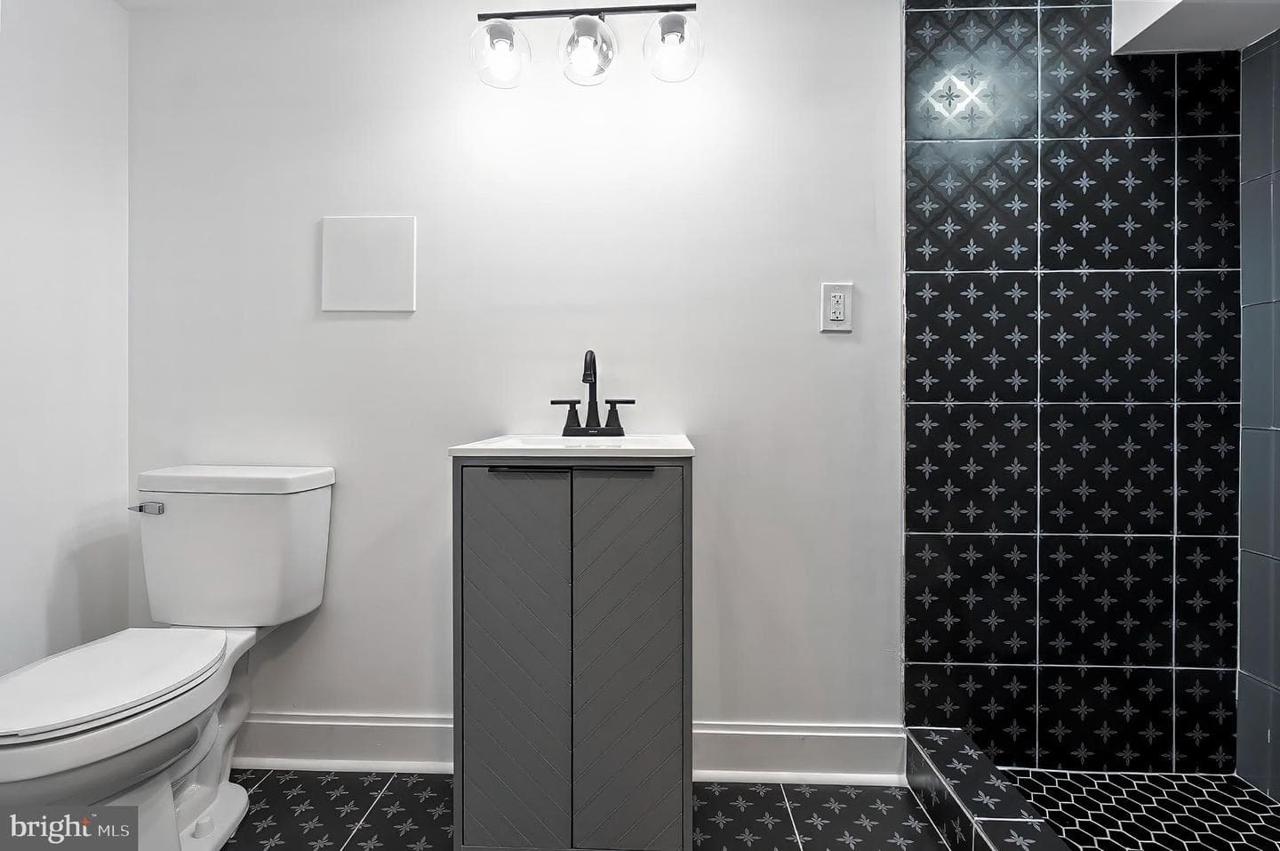 2140 Mount Royal Terrace photo 31