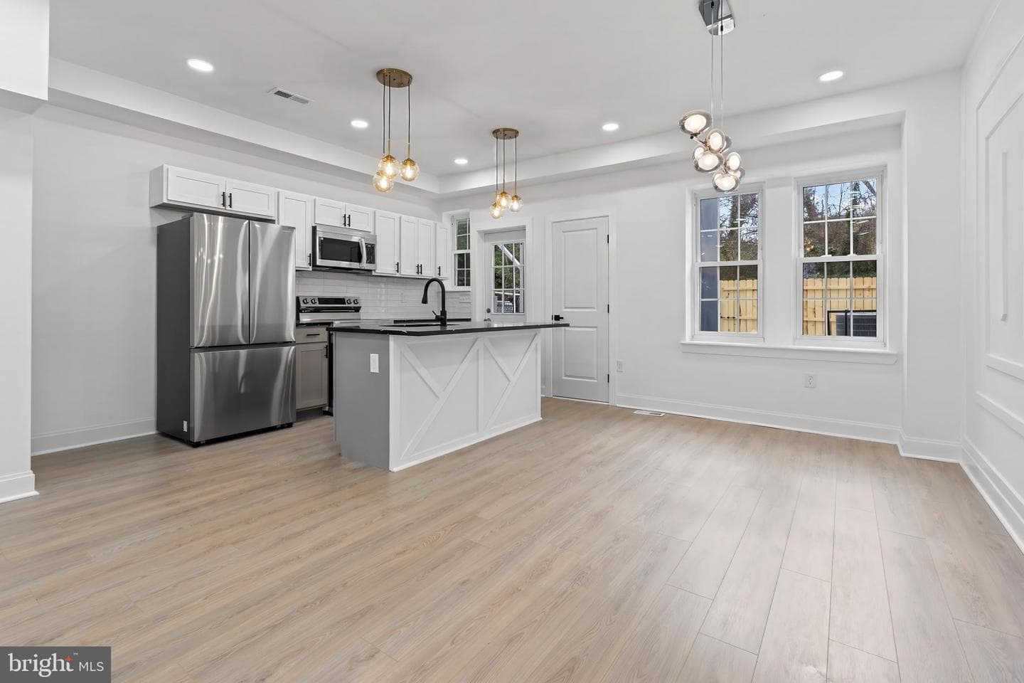 2140 Mount Royal Terrace photo 8