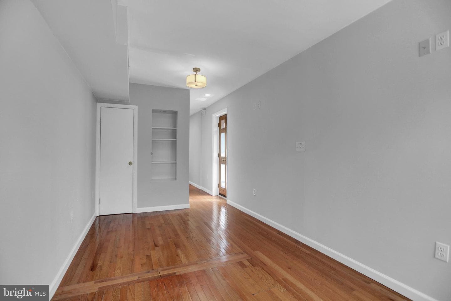 605 S Washington Street photo 22