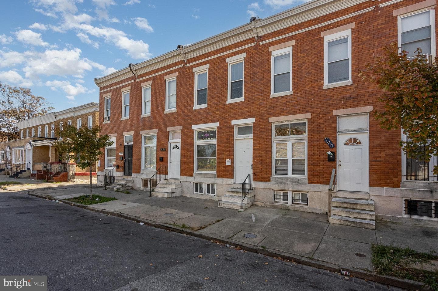 2419 E Oliver Street photo 3