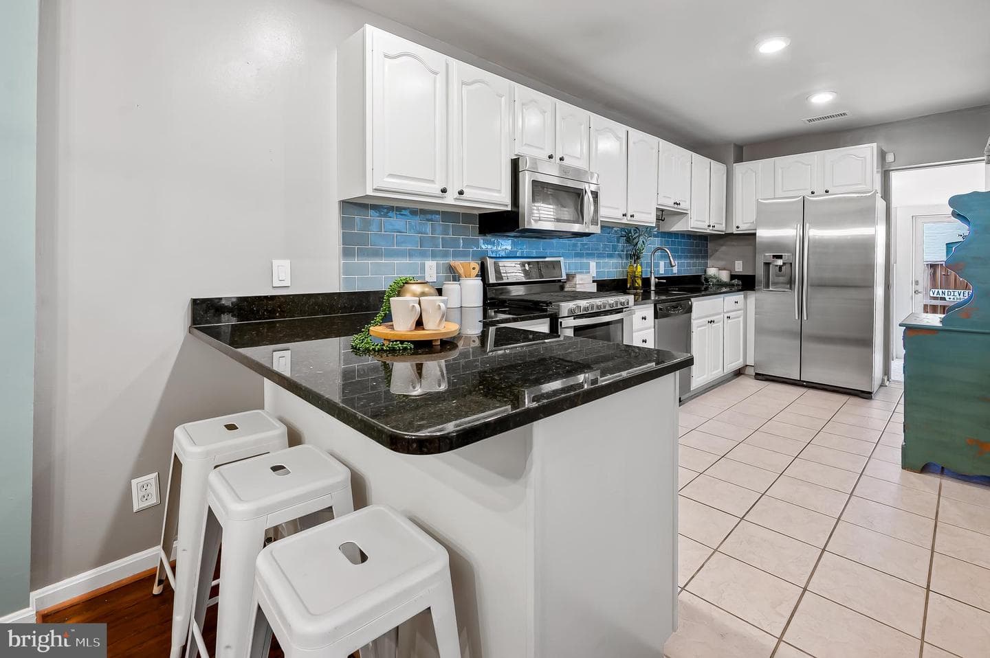 1045 Riverside Avenue photo 8