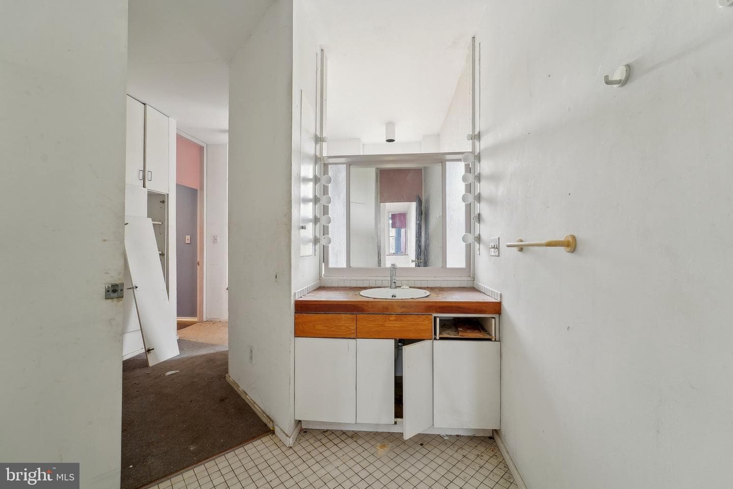 1602 Bolton Street photo 41