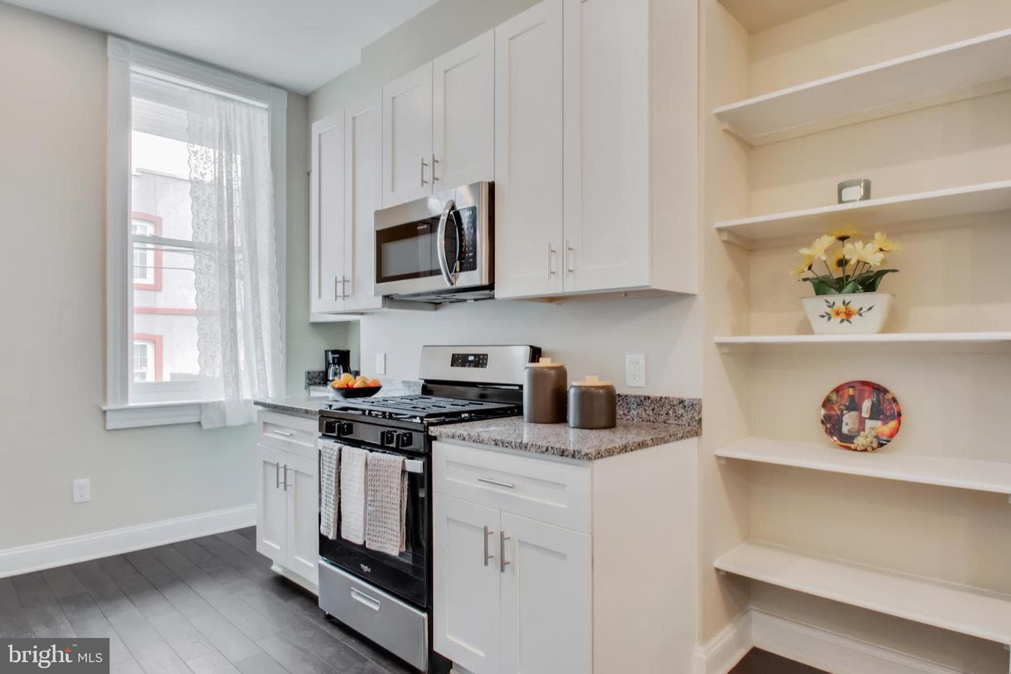 1505 N Broadway photo 12