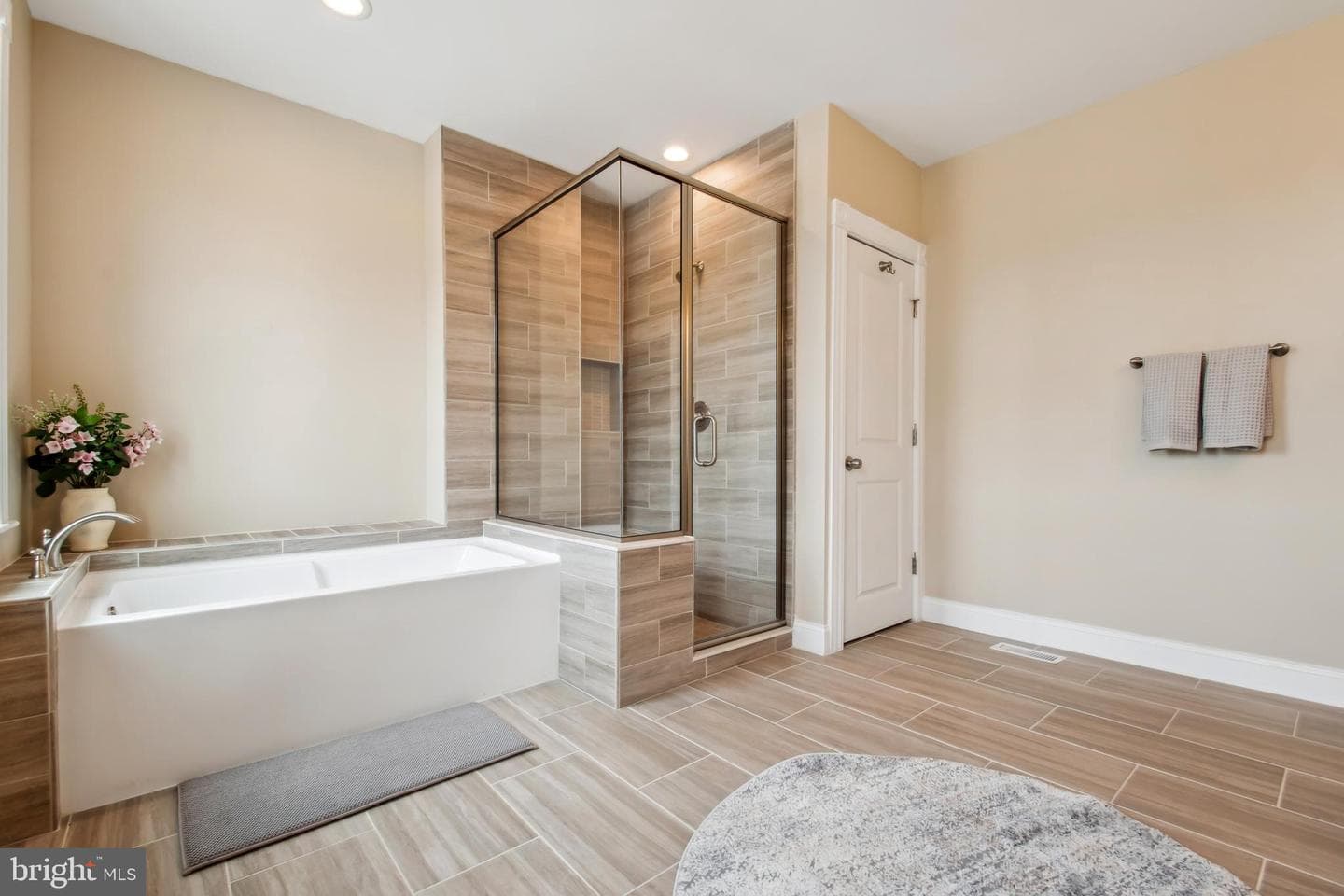 1505 N Broadway photo 22