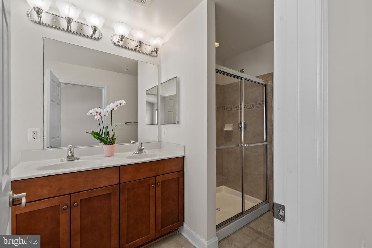830 Ryan Street photo 11