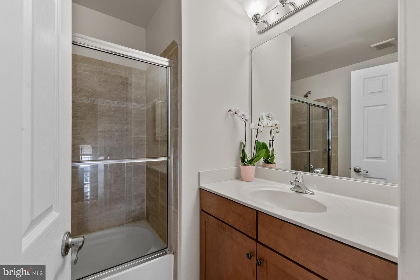 830 Ryan Street photo 17