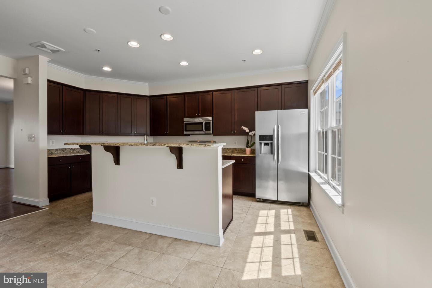 830 Ryan Street photo 9