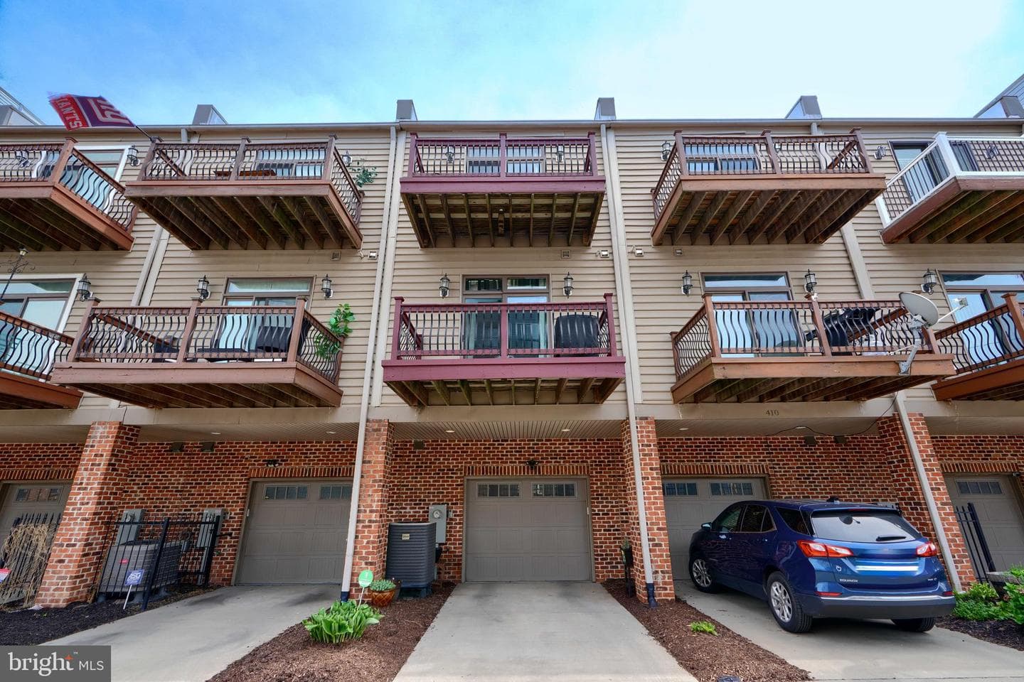 408 Grundy Street photo 48