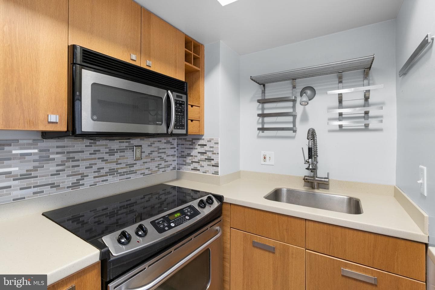 216 W Monument Street #1-R photo 10