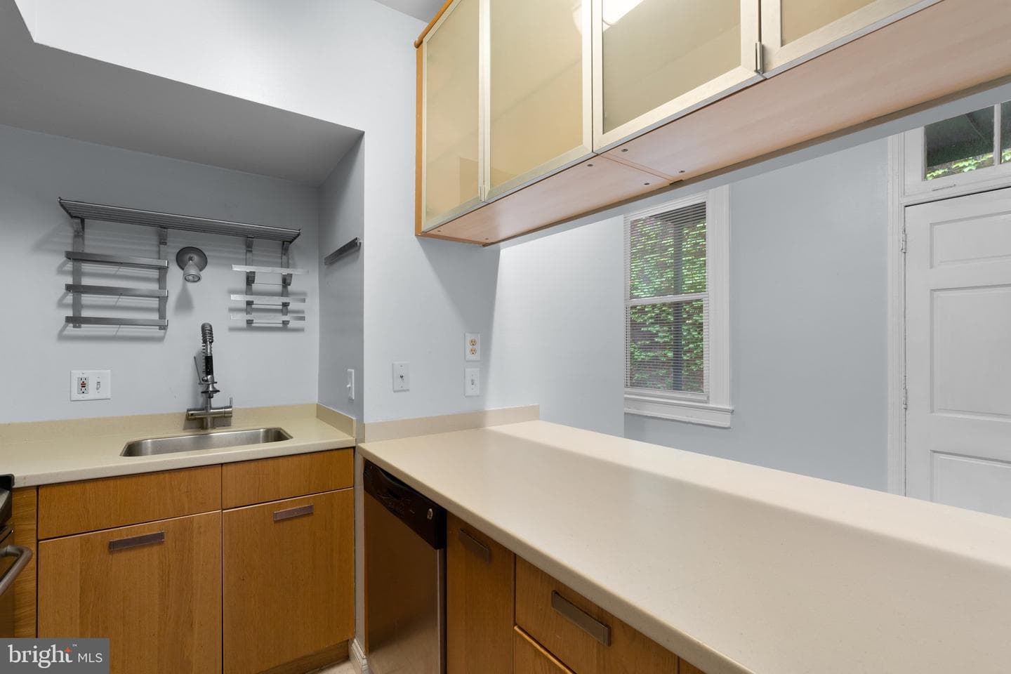 216 W Monument Street #1-R photo 11