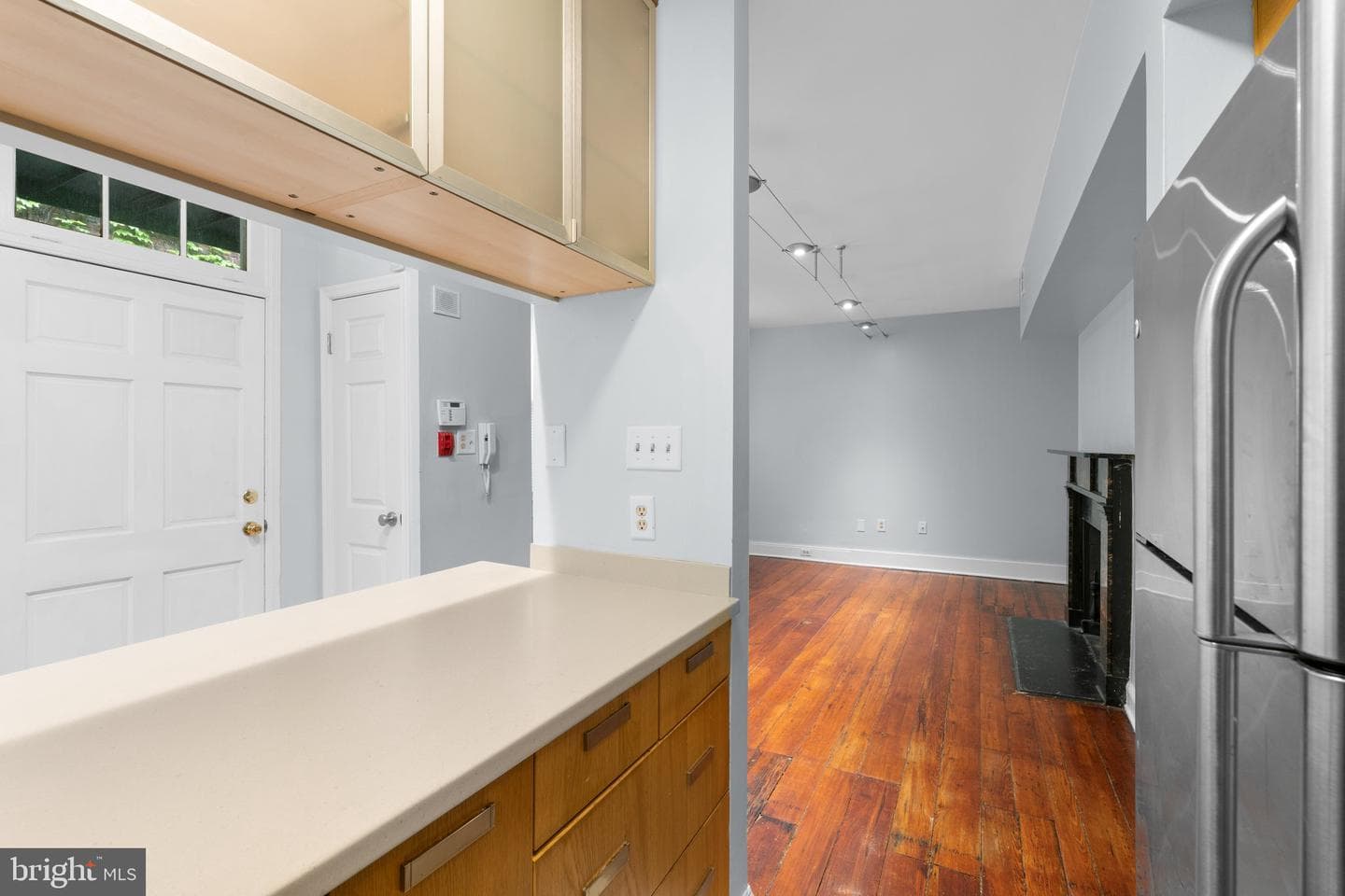 216 W Monument Street #1-R photo 13