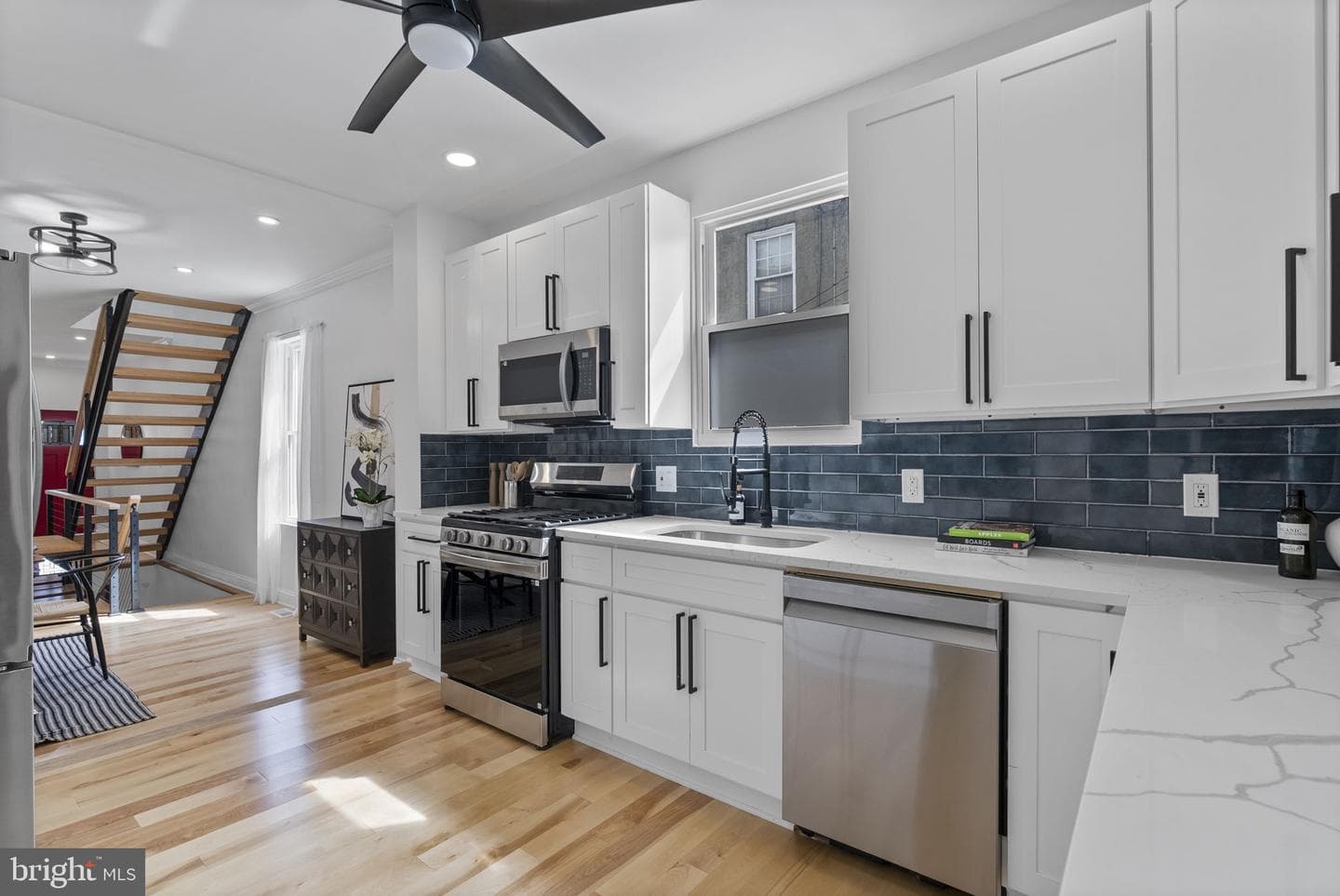 21 W Barney Street photo 18