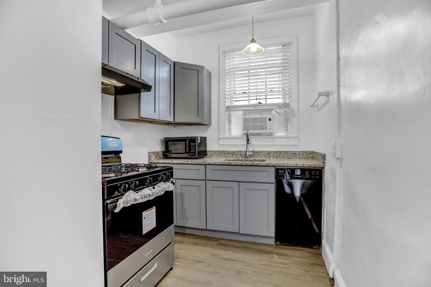 101 W 39th Street #101 photo 13
