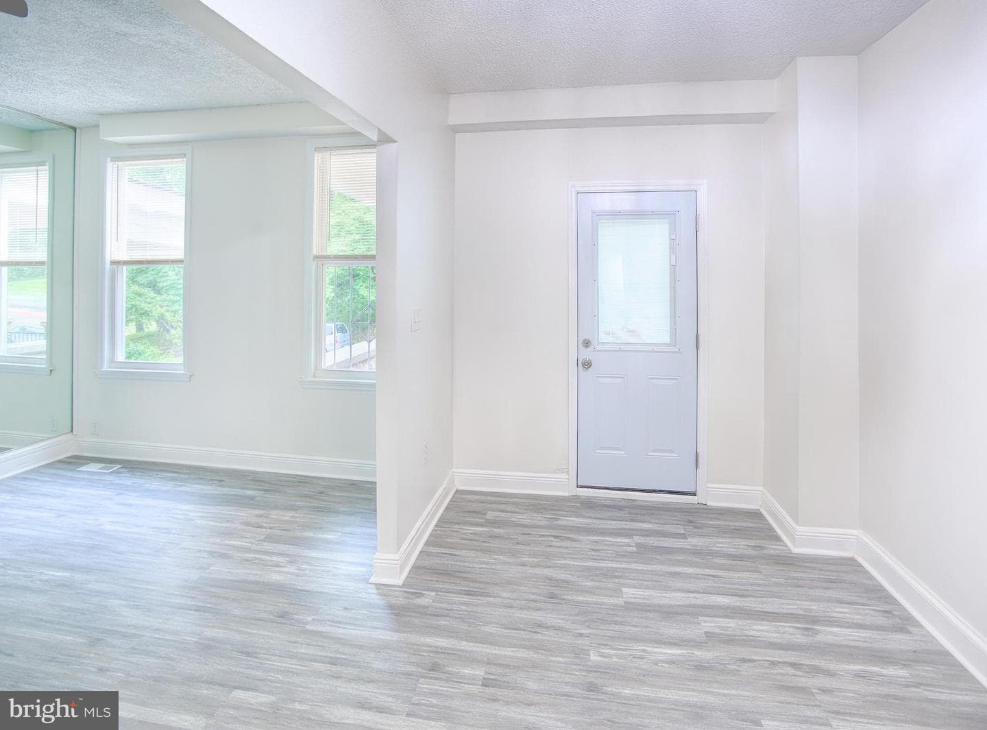 105 S Wickham Road photo 6