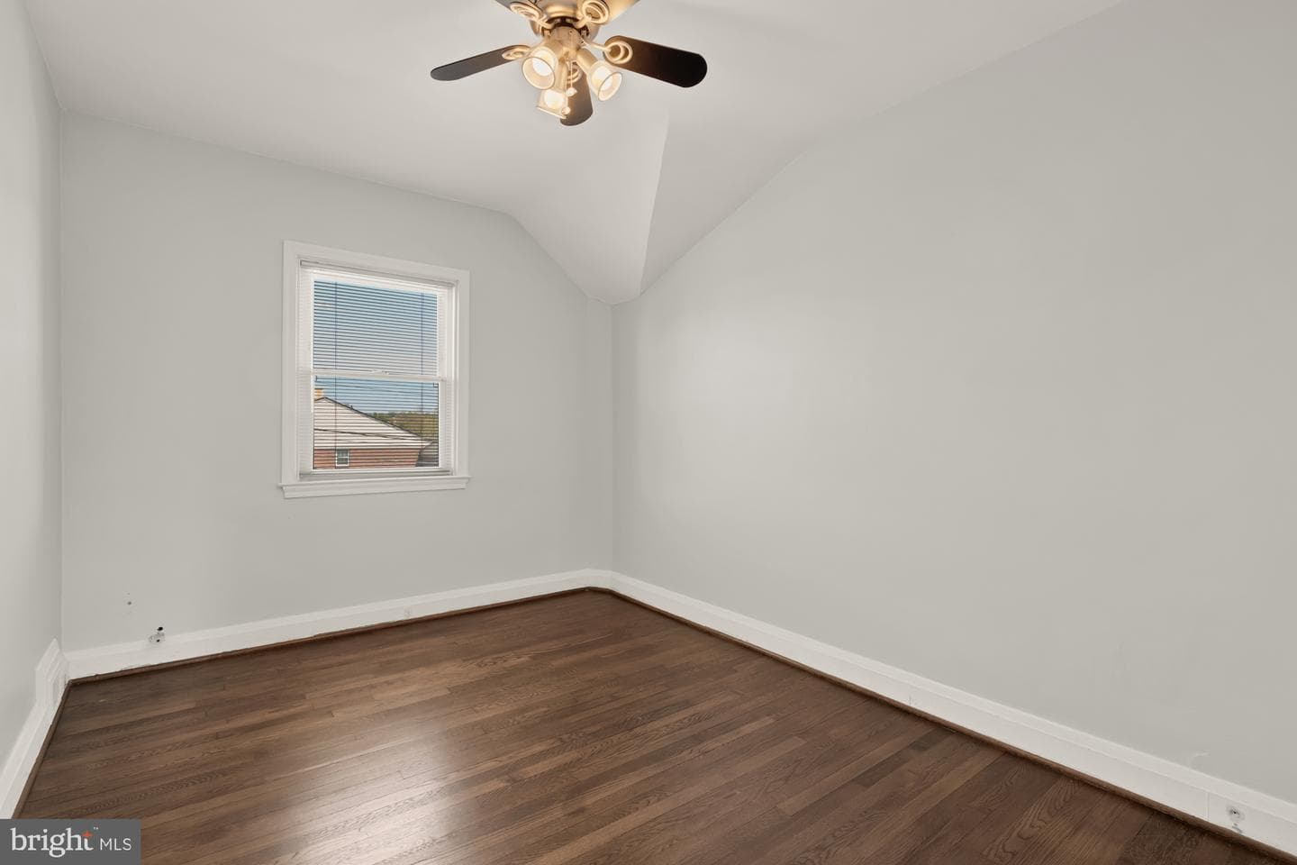 1220 Winston Avenue photo 26