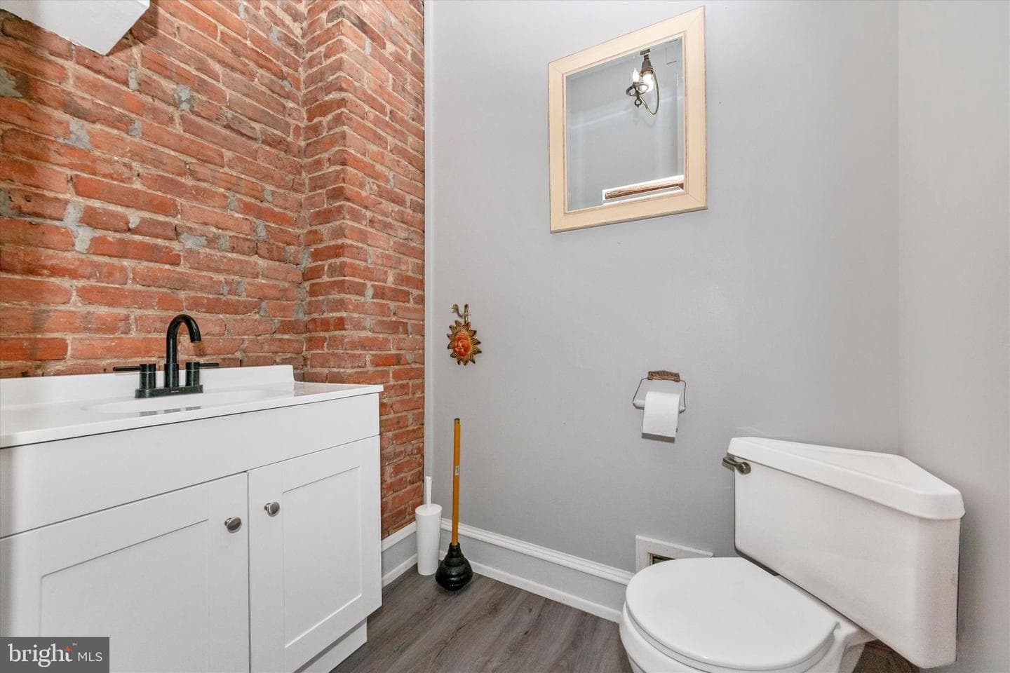 2411 Guilford Avenue photo 21