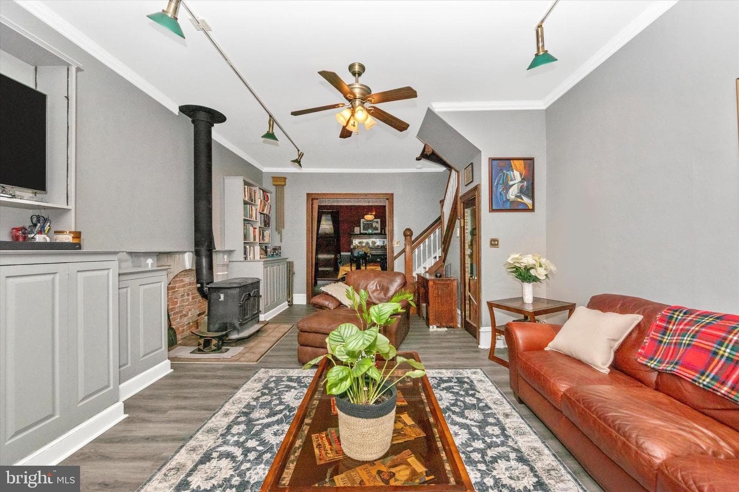 2411 Guilford Avenue photo 9