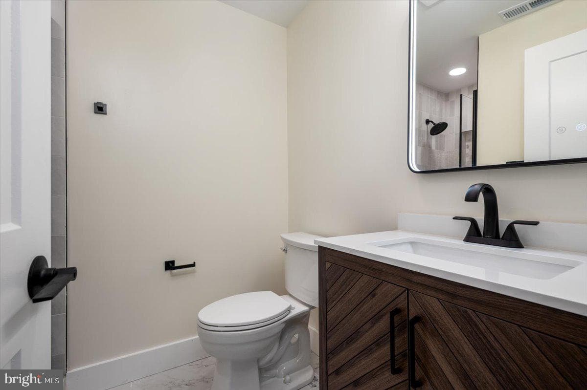 2918 E Cold Spring Lane photo 35