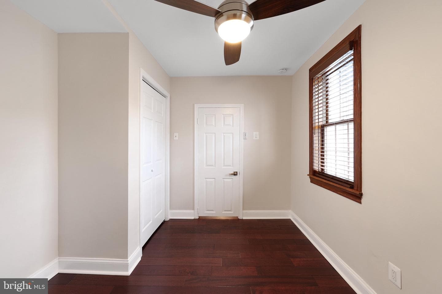 1822 Bank Street photo 13