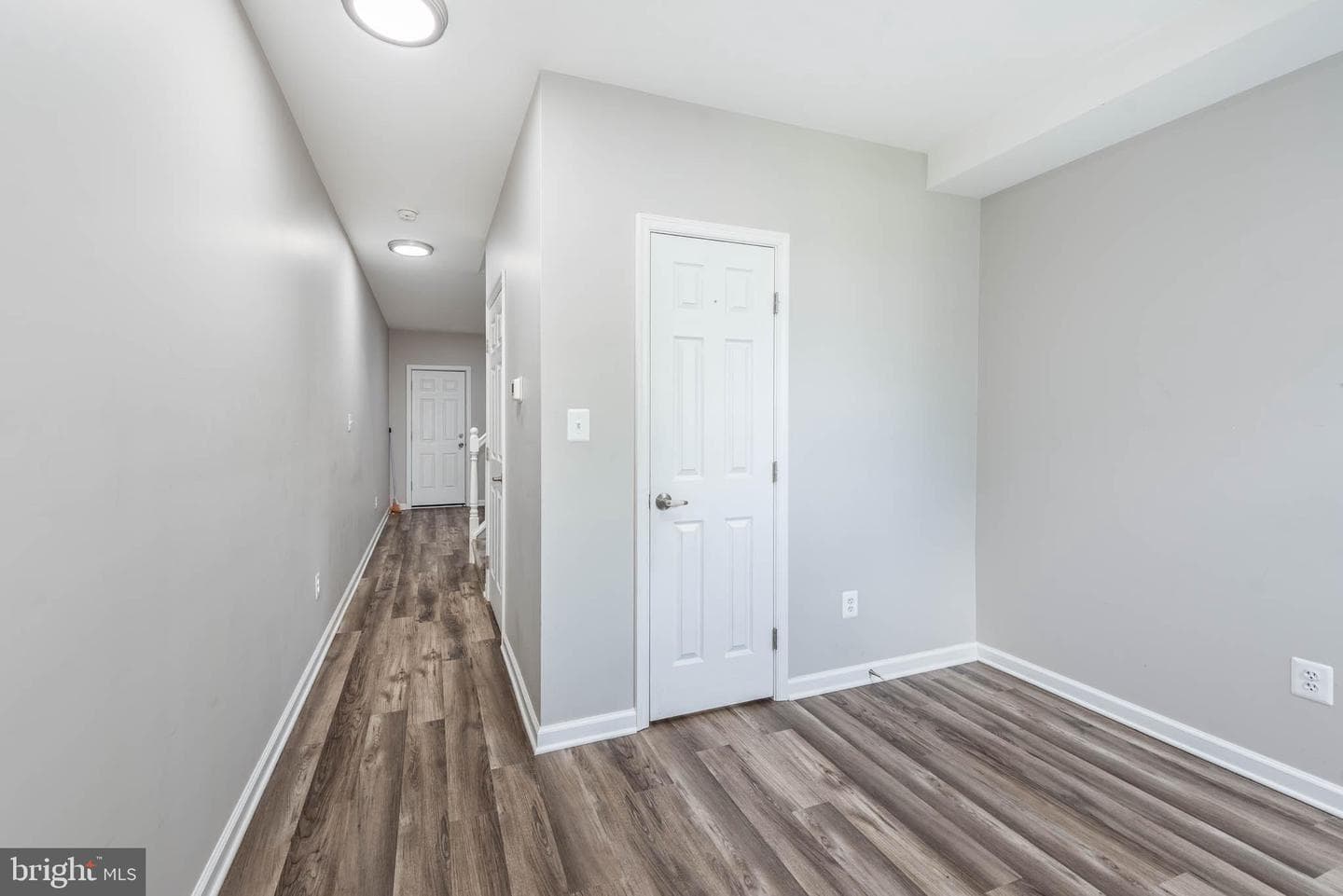 2108 E Hoffman Street photo 6