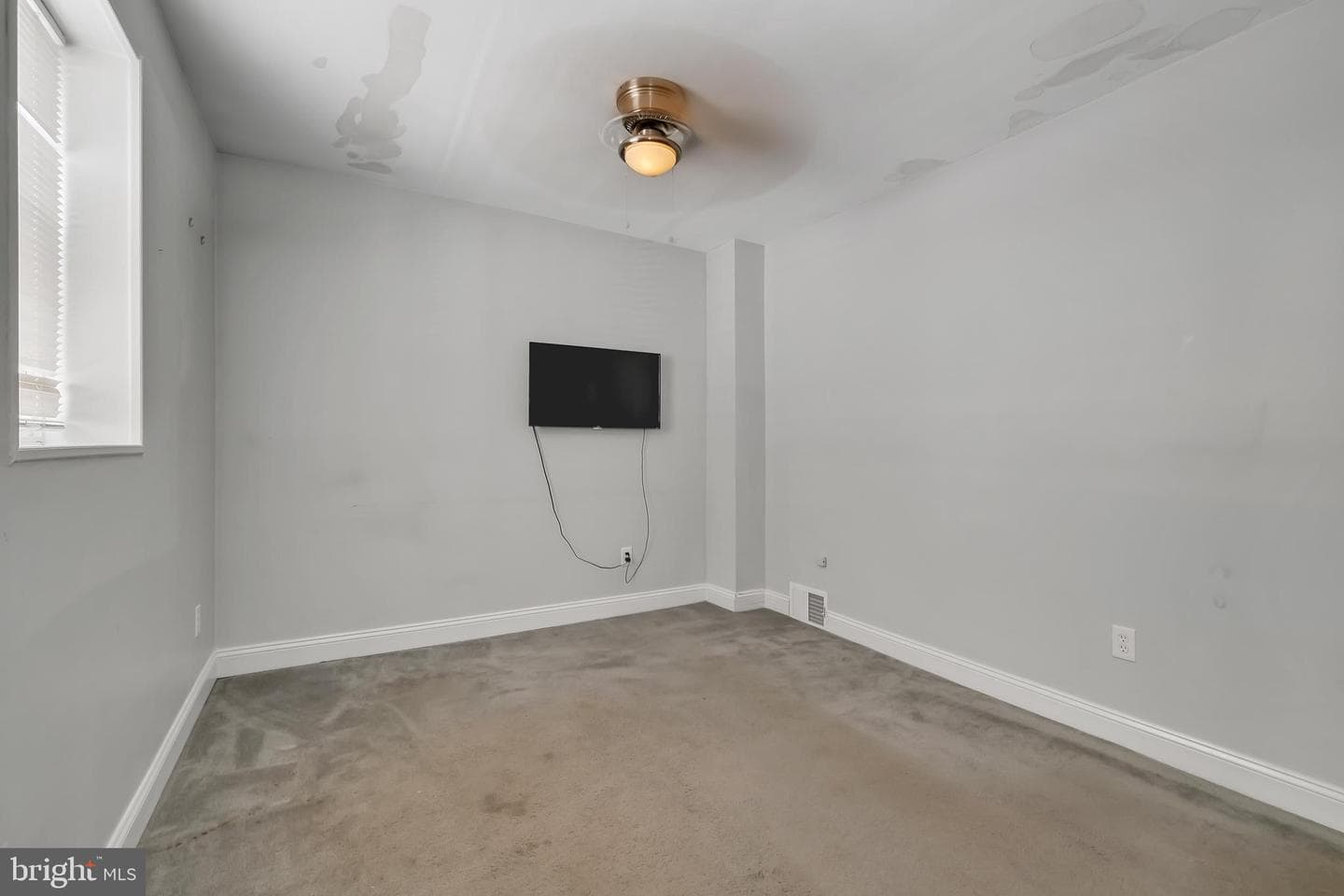 1513 S Charles Street S photo 17