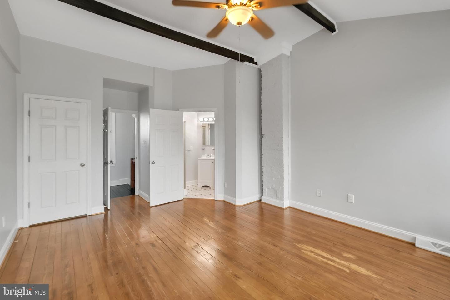 1513 S Charles Street S photo 22