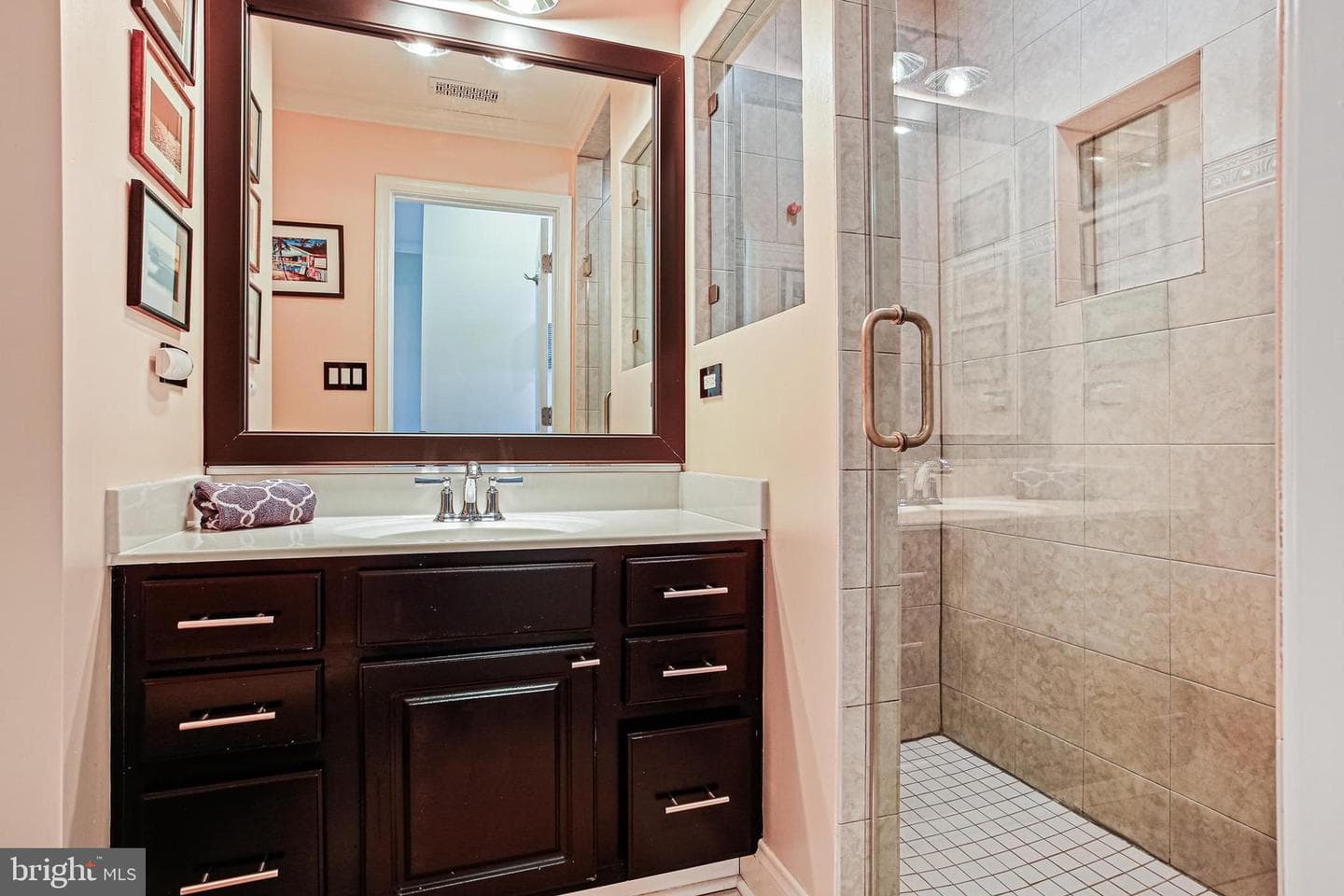 1508 Henry Street photo 20