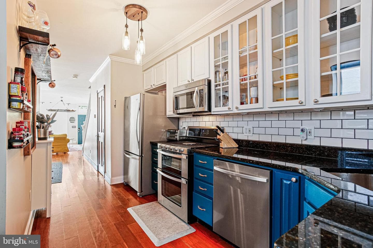 1508 Henry Street photo 8