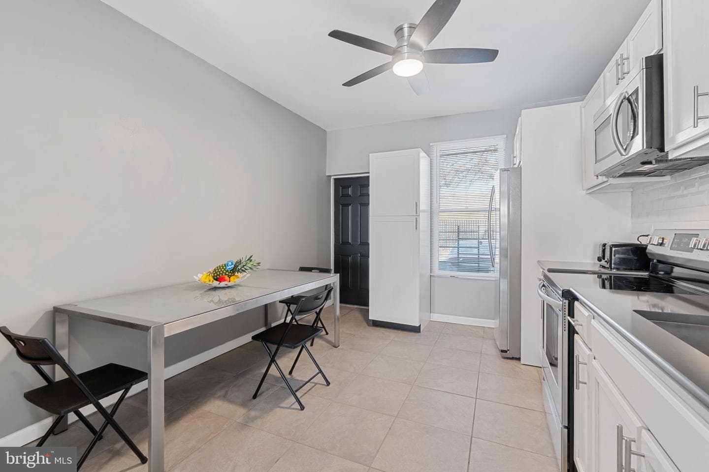 2538 E Eager Street photo 9