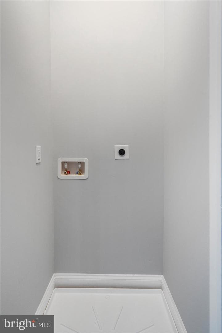 2328 Barclay Street photo 36