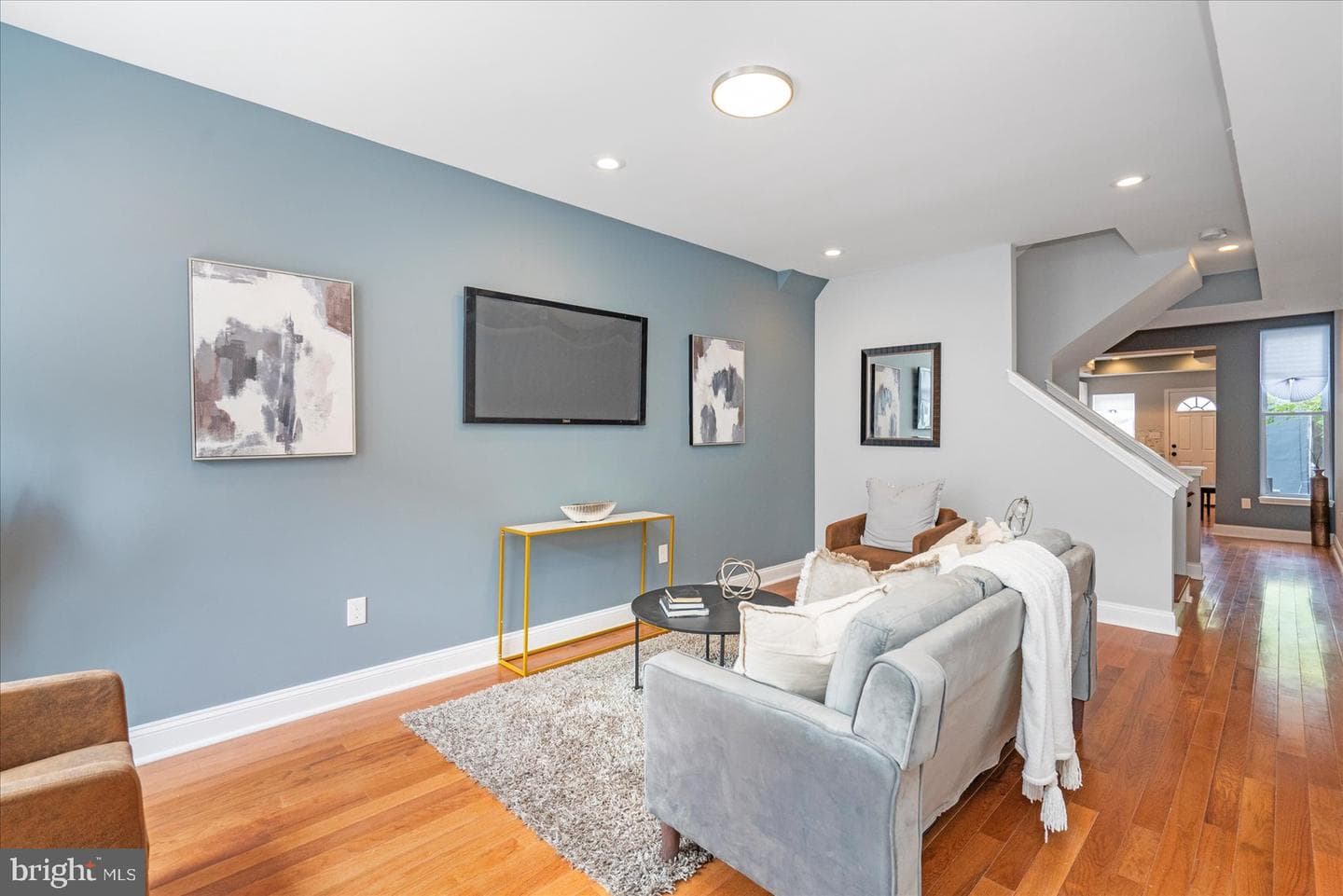2328 Barclay Street photo 5