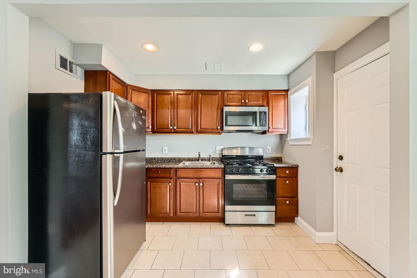 3608 Saint Victor Street photo 9