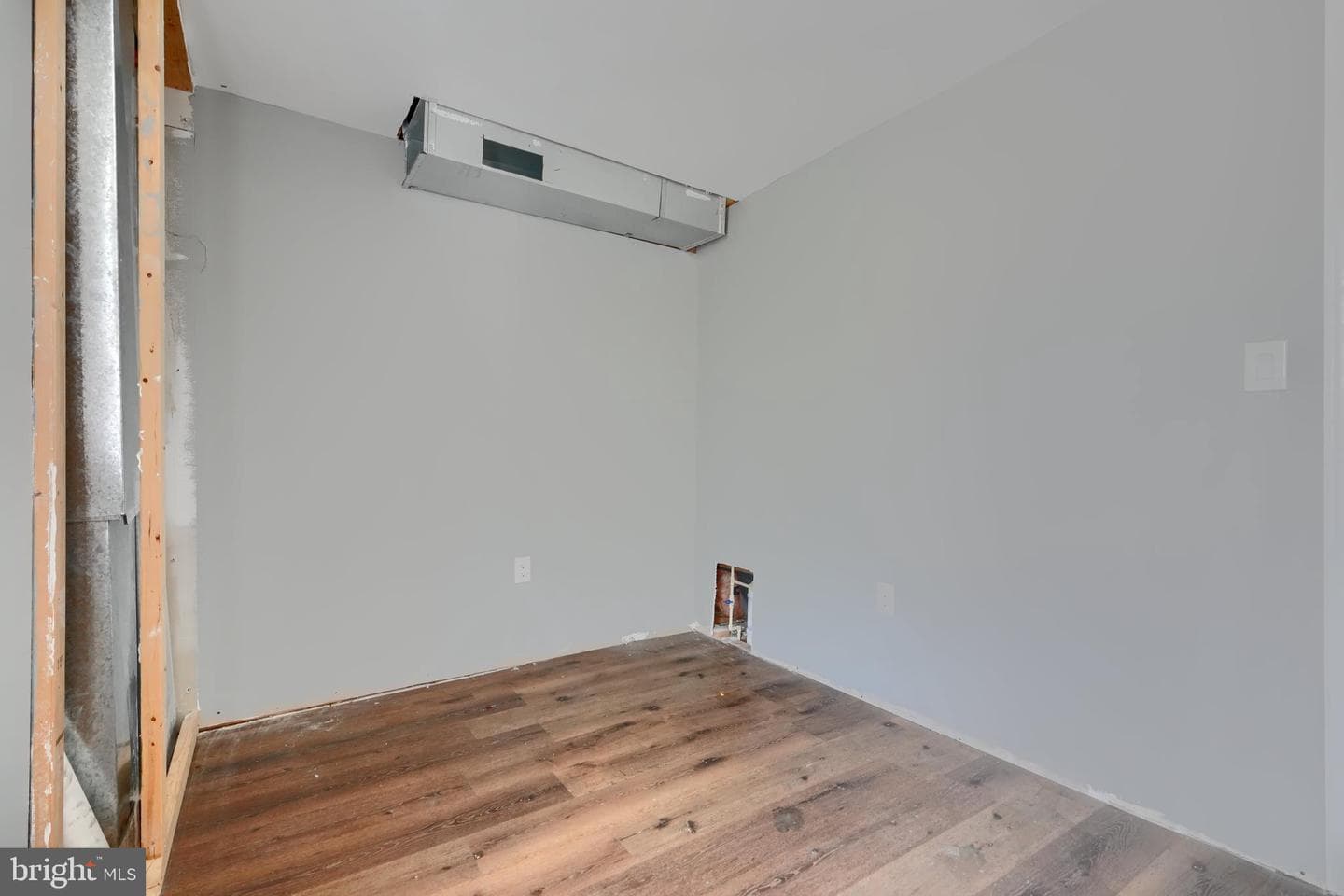 2213 E Madison Street photo 15