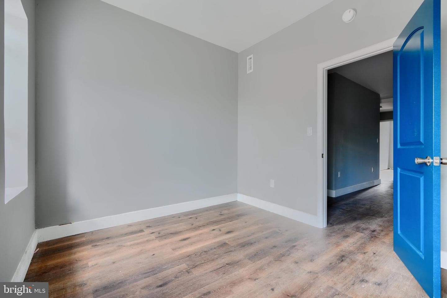 2213 E Madison Street photo 20
