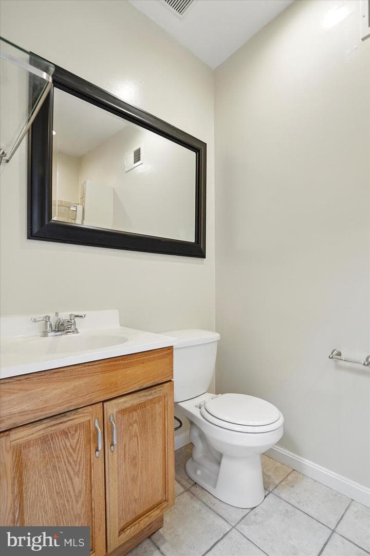1225 W Cross Street photo 27