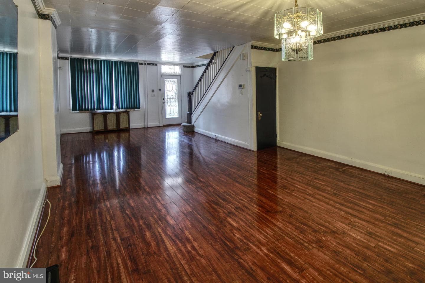 2828 Pelham Avenue photo 4