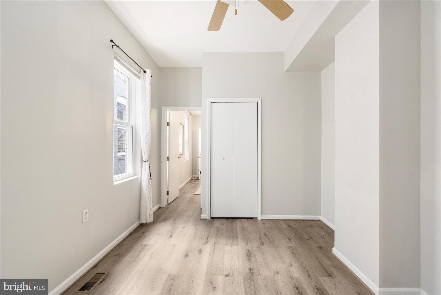 57 E Heath Street photo 24