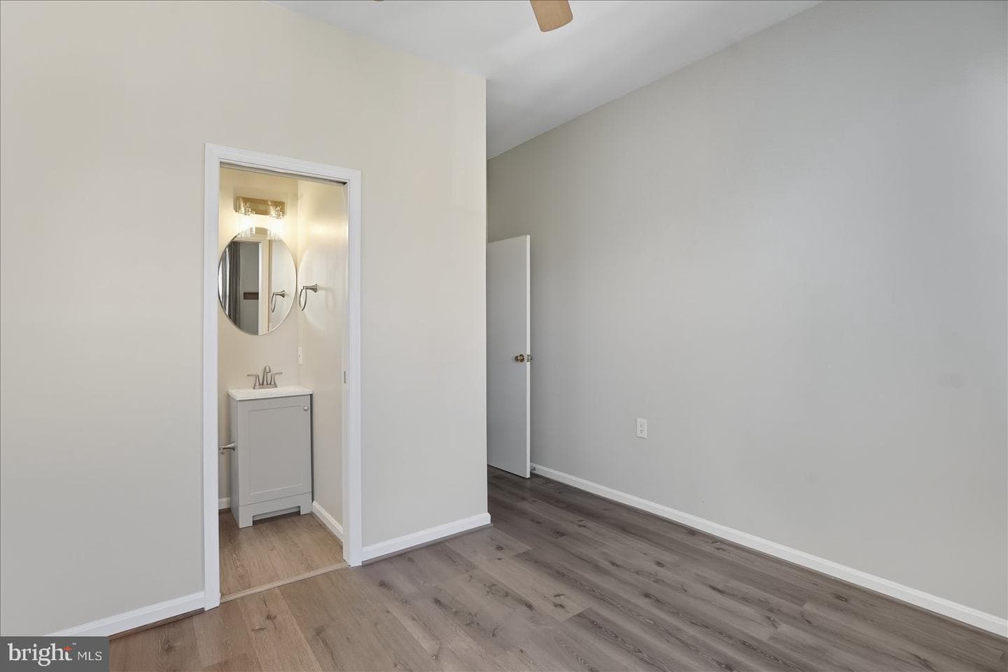 57 E Heath Street photo 33